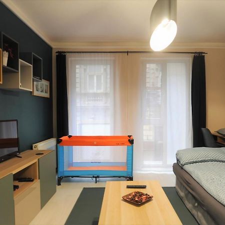Lovely Apartment In The Heart Of Budapeste Exterior foto